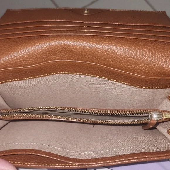 ✅️100% Authentic Fendi Wallet - Picture 8 of 8